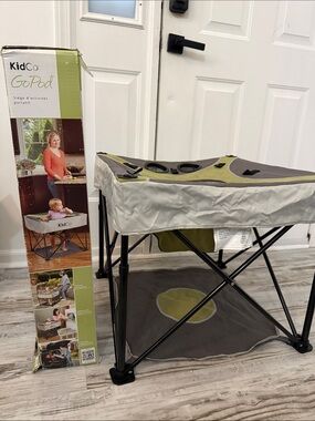 KidCo GoPod Portable Playard - Green/Gray